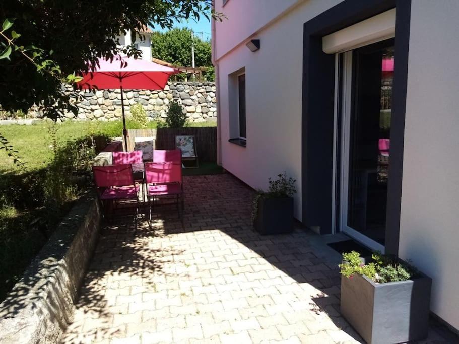 Gite "Le Temps D'Une Pause" Terrasse Et Piscine Coubon Экстерьер фото